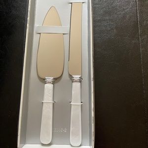 WEDDING RECEPTION CAKE SERVING SET - MOTHER OF PEARL - 2 PC